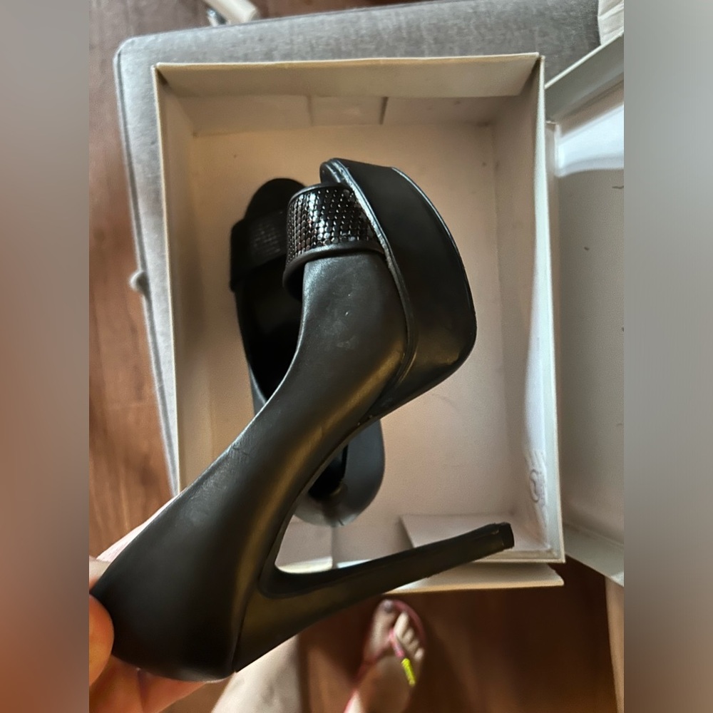 Jessica Simpson heels